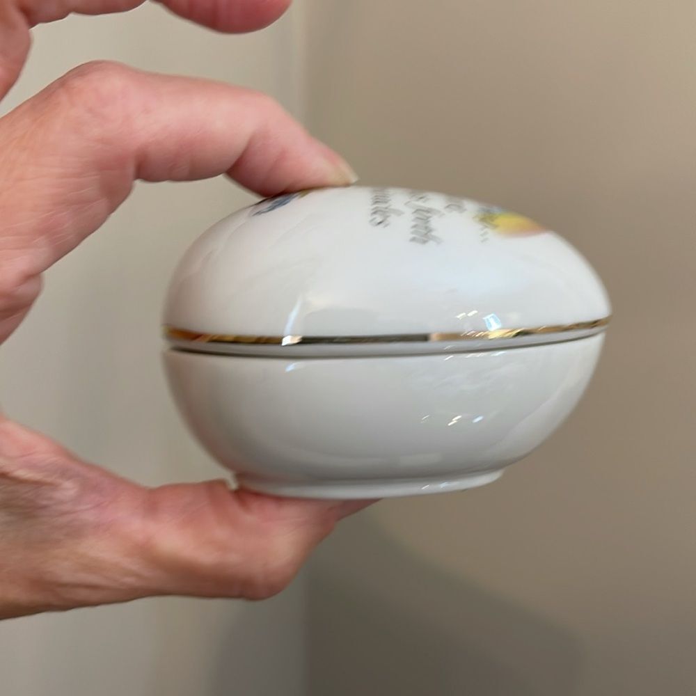 1980 Designers Collection Butterfly & Rainbow Design Egg-Shaped Trinket Box - Picture 13 of 16